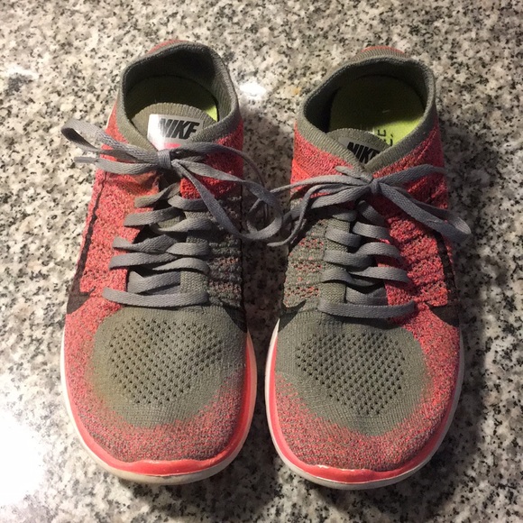 Women’s Nike Free 4.0 Flyknit - Size 8 - Picture 2 of 3